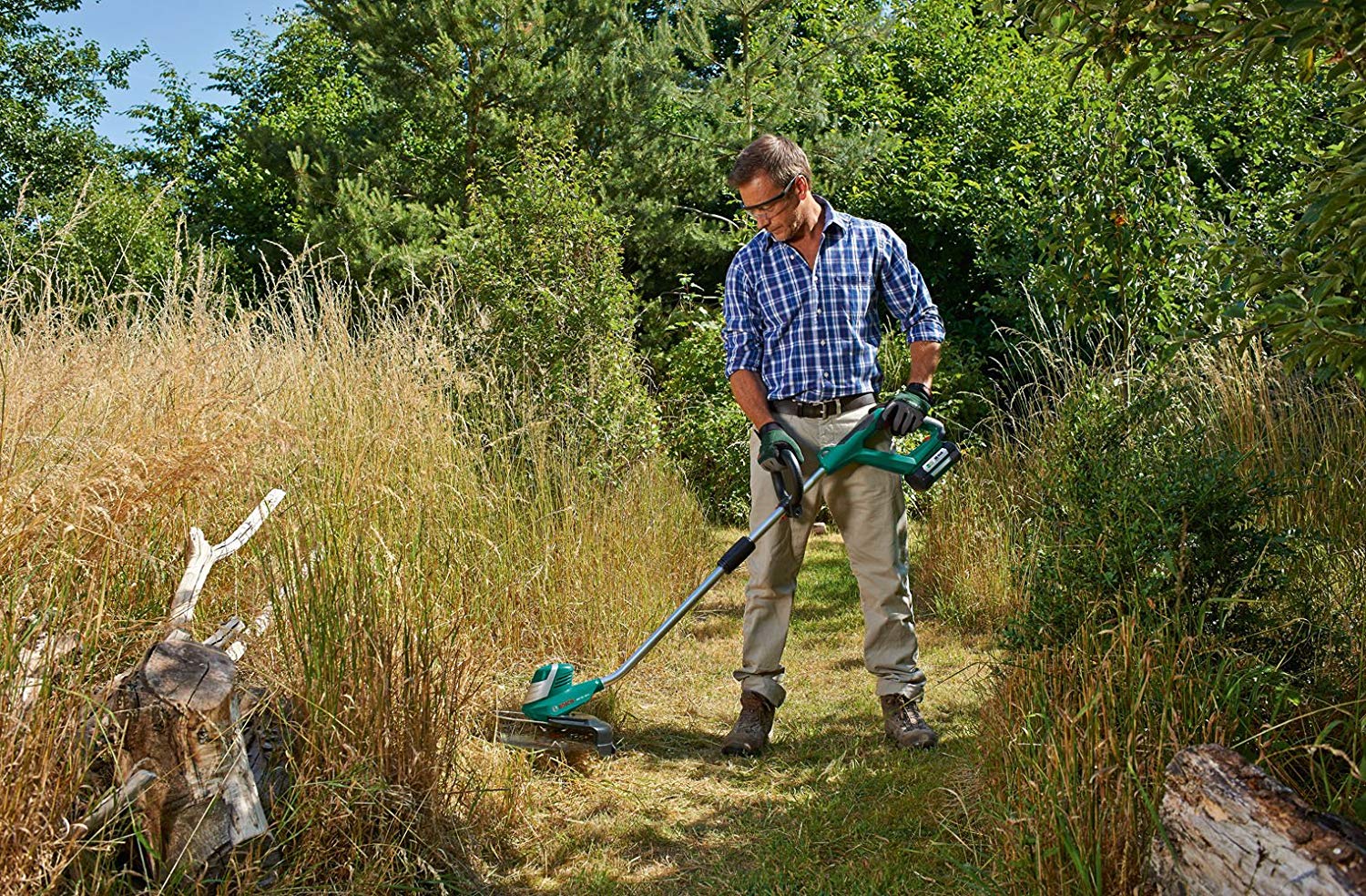 L'usage du coupe-bordure AdvancedGrassCut 36 de Bosch